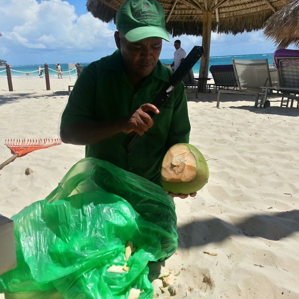If you want a fresh coconut to drink out of, find a gardener/maintenance person wearing green by the beach (usually best in the morning) and he'll cut you one. Don't forget to tip him.