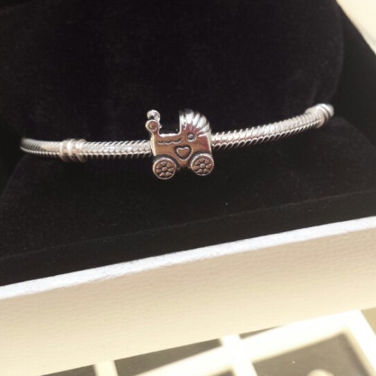 кольцо сияющее сердце pandora. текстильный браслет пандора moments. пандора шарм библия. Pandora walk. Pandora браслет браслет-бэнгл.