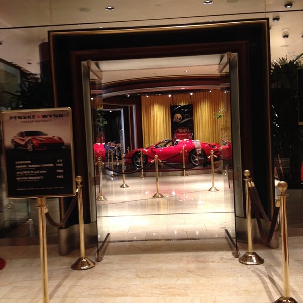 รูปภาพถ่ายที่ Ferrari Maserati Showroom and Dealership โดย fırat เมื่อ 10/15/2013