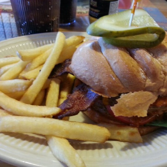 Photo taken at Log Cabin Family Restaurant by VazDrae L. on 9/23/2012