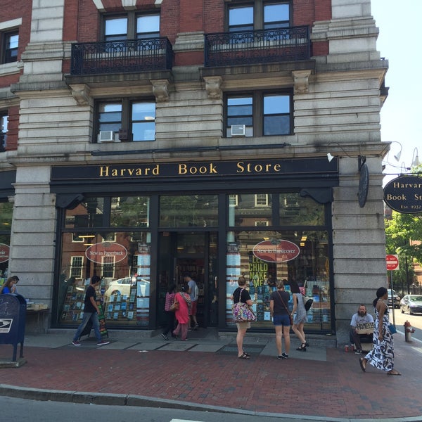 9/7/2015 tarihinde ᴡ F.ziyaretçi tarafından Harvard Book Store'de çeki...