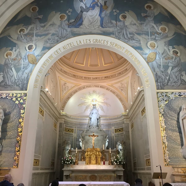Photo taken at Chapelle Notre-Dame de la Médaille Miraculeuse by Stephen F. on 9/11/2017