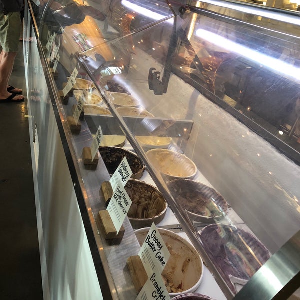 Photo taken at Jeni&#39;s Splendid Ice Creams by Megan S. on 6/20/2018