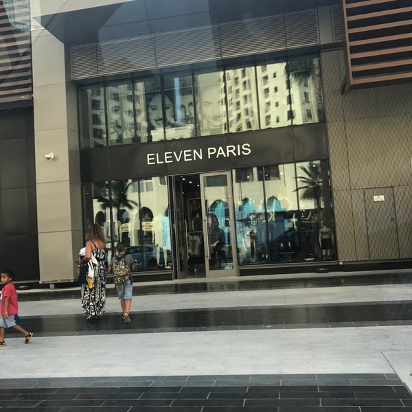 Fotos en ELEVEN PARIS - JBR - Tienda de ropa en دبي مارينا
