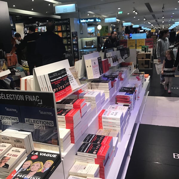 Photo taken at Fnac by Mamess F. on 4/2/2017