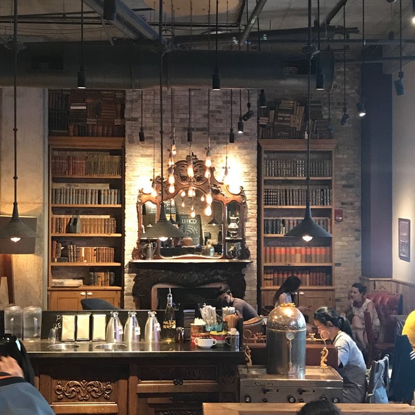 Photo prise au Caffè Nero par Audrey R. le7/7/2018