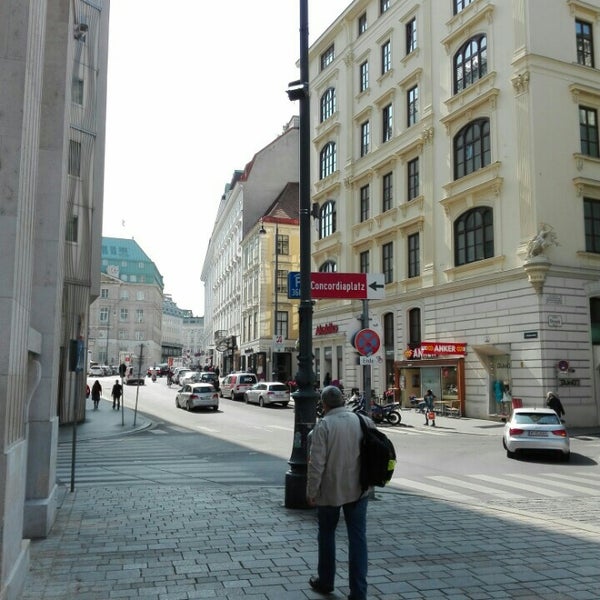 5/20/2016에 Саша님이 Bank Austria Kunstforum Wien에서 찍은 사진