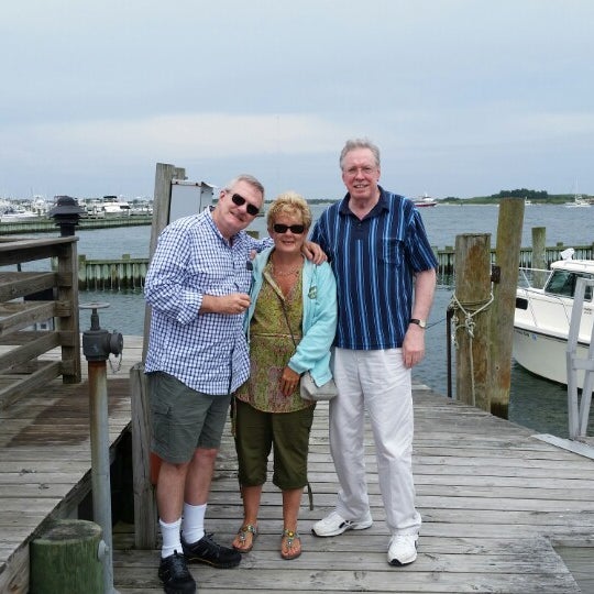 Foto diambil di Harbor View Restaurant oleh David M. pada 7/19/2014