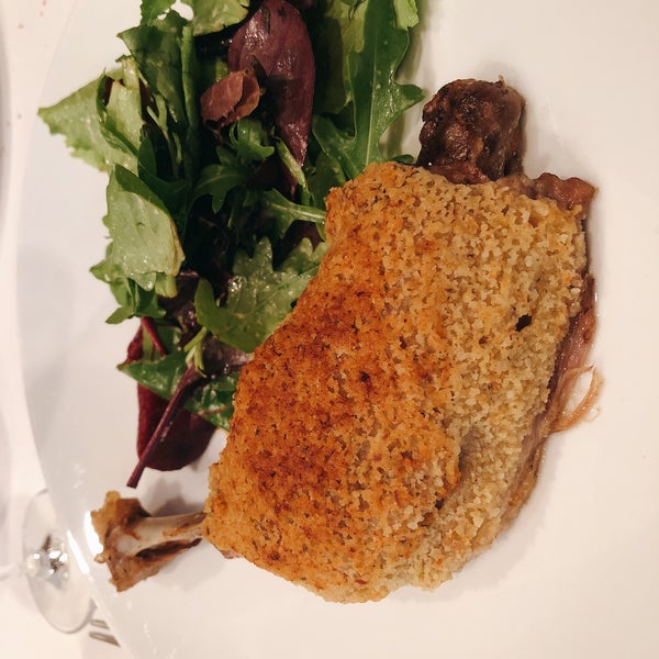 Au Bon Accueil French Restaurant in Paris