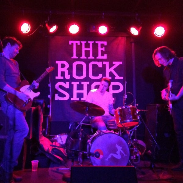 Foto tirada no(a) The Rock Shop por Dianna H. em 5/14/2015