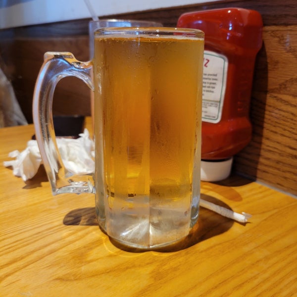 Photo taken at Chili&#39;s Grill &amp; Bar by Sarah V. on 4/7/2021