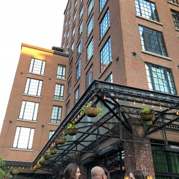 5/10/2018 tarihinde Kate H.ziyaretçi tarafından The Bowery Hotel'de çekilen fotoğraf