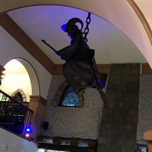 Das Foto wurde bei Restaurante &amp; Bar La Strega von Manijeh L. am 9/24/2019 aufgenommen