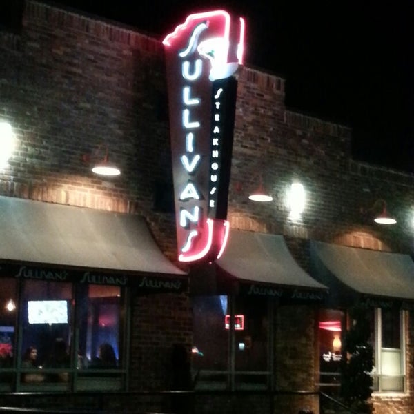 Photo taken at Sullivan&#39;s Steakhouse by misty on 12/30/2013