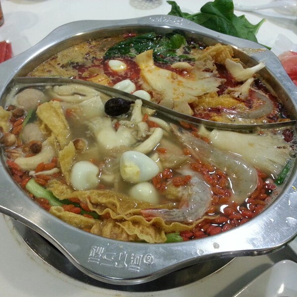 Снимок сделан в (小肥羊槟城火锅城) Xiao Fei Yang (PG) Steamboat Restaurant пользователем EAT OUT 1/30/2014