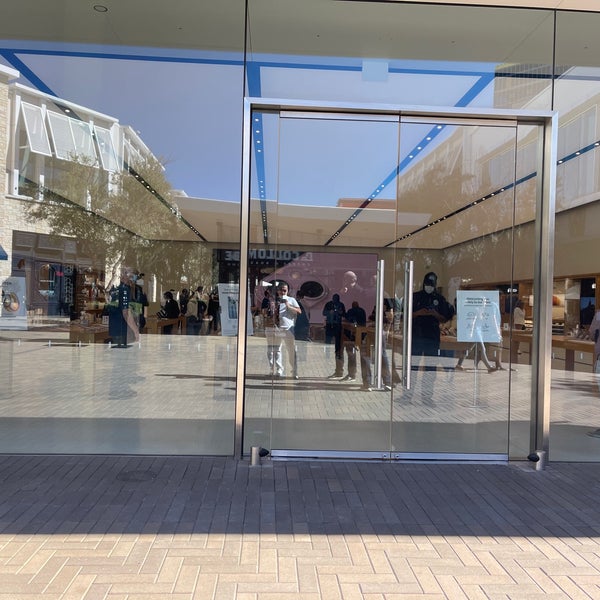 UTC - Apple Store - Apple