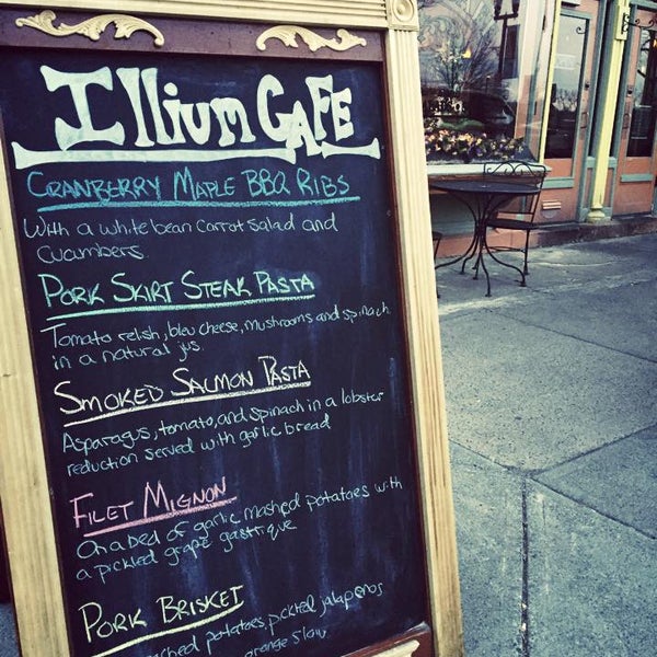 4/22/2016에 the illium Cafe &amp; bistro님이 the illium Cafe &amp; bistro에서 찍은 사진