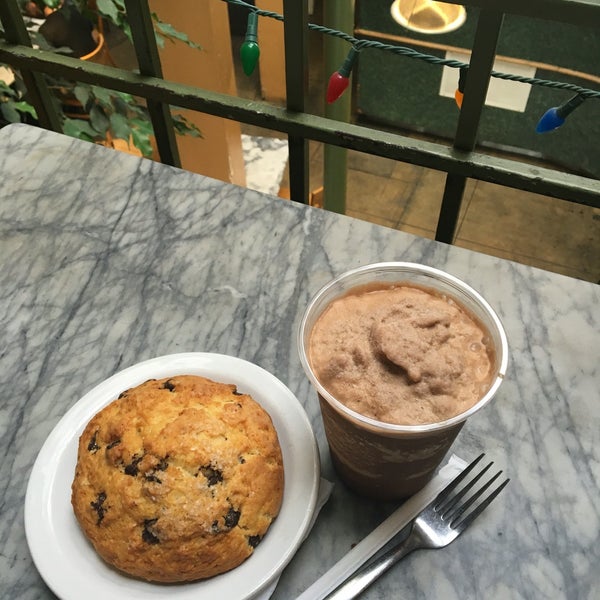 Choco chip scone is good. Mocha glacier has a bit of weird, powdery aftertaste, disappointingly. More than anything, the interior is great (esp at summertime, when not congested with college students)