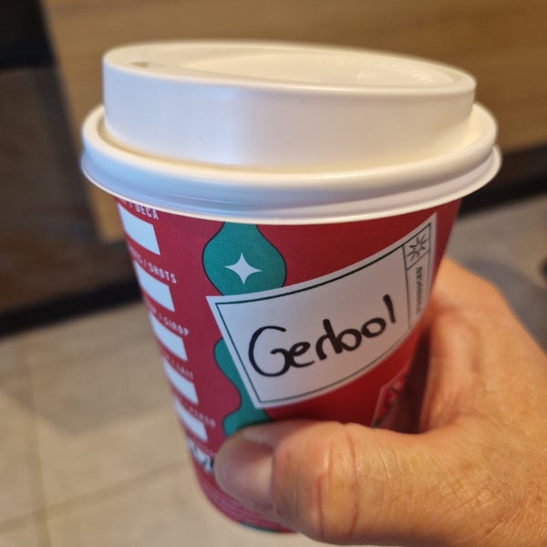 Foto scattata a Starbucks da Gábor L. il 11/8/2022