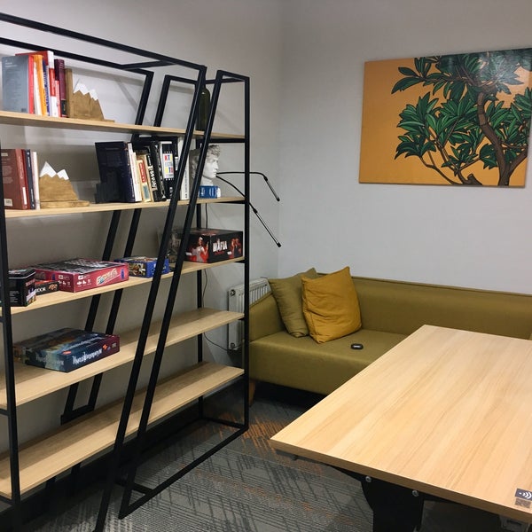 Коворкинг case владимирский 23. Case в интерьере. Case коворкинг спб. Британская пекарня на восстания. Коворкинг «workki на тульской».