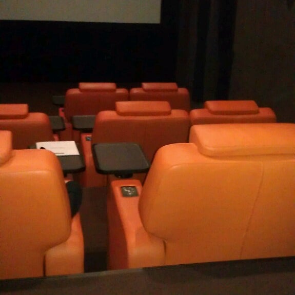 кинокульт донецк. афиша золотое кольцо. кинотеатр золотое кольцо донецк зал. золотое кольцо донецк фото. сбс вип зал кинотеатр.