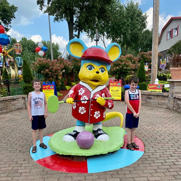 Sluggers & Putters Arcade