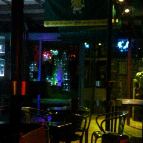 Foto scattata a Momo Pub da Pablo il 11/23/2012