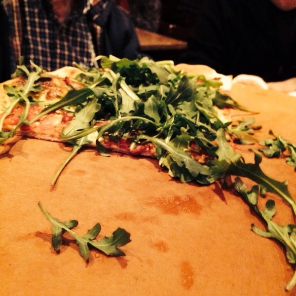 1/30/2014 tarihinde Craig S.ziyaretçi tarafından Fratelli Brick Oven Pizza'de çekilen fotoğraf