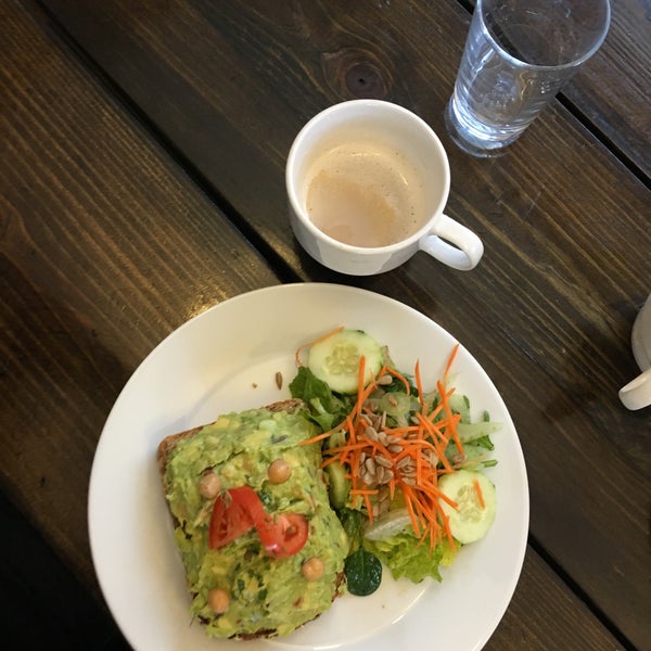 The avocado toast is absolutely incredible. Knife and fork recommended. Enjoyed it with a dirty chai latte 👌
