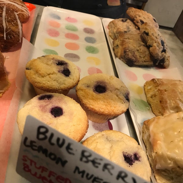 Снимок сделан в Naidre&#39;s Cafe &amp; Bakery пользователем Chris P. 5/14/2017