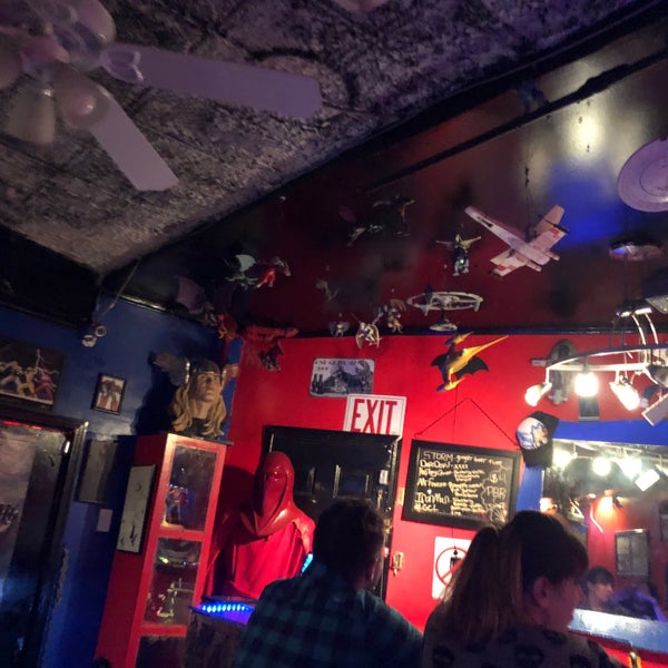 4/27/2018 tarihinde Chris P.ziyaretçi tarafından Gotham City Lounge'de çekilen fotoğraf
