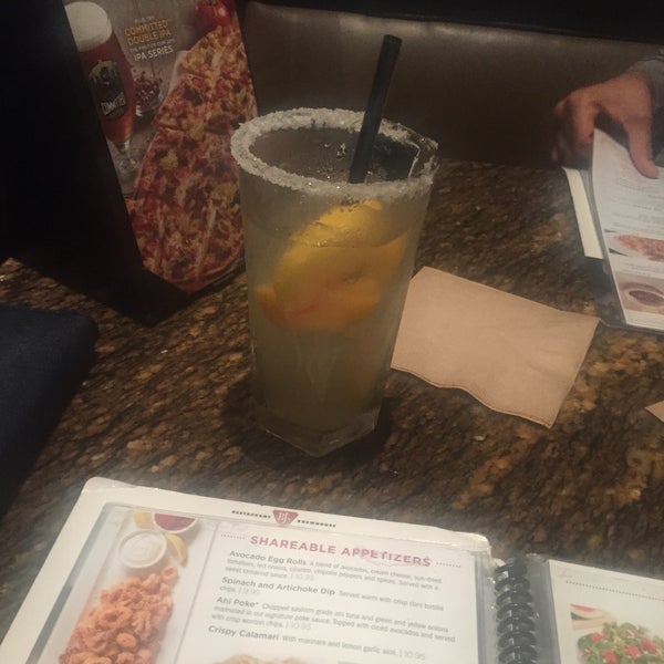 Photo taken at BJ&#39;s Restaurant &amp; Brewhouse by Norma T. on 3/6/2015