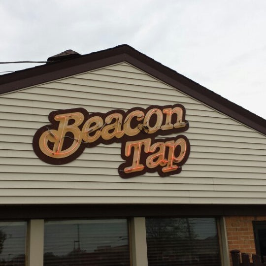 Photo taken at Beacon Tap by George C. on 5/19/2014