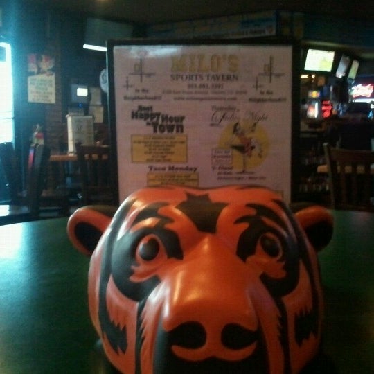 Photo taken at Milo&#39;s Sports Tavern by Jayson P. on 10/2/2012