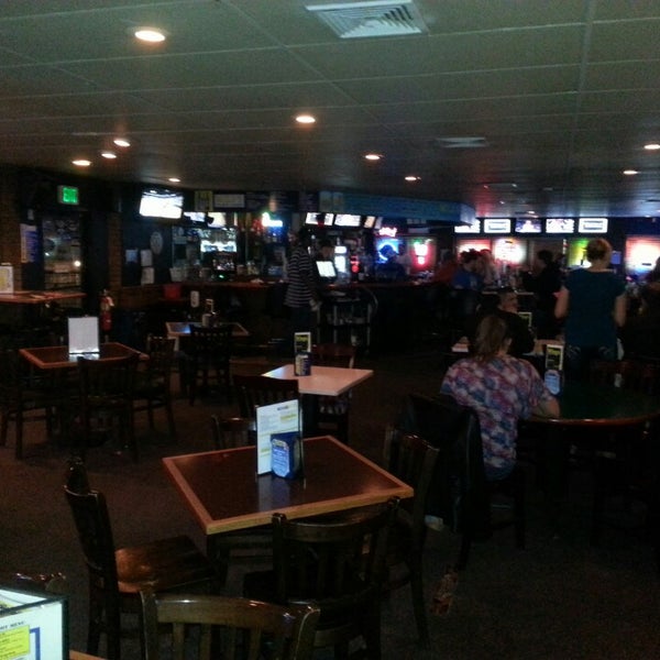 Photo taken at Milo&#39;s Sports Tavern by Jayson P. on 12/19/2013
