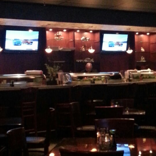 Foto diambil di The Rack Sushi Bar &amp; Billiards Lounge oleh Eddie R. pada 12/12/2012