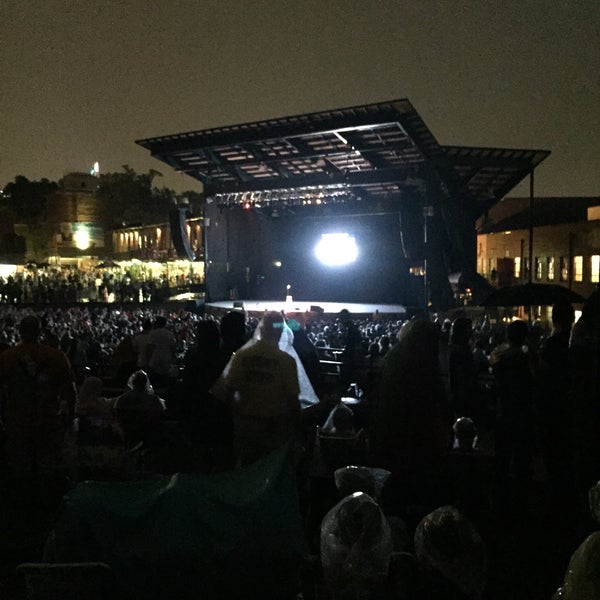 Foto scattata a Skyla Credit Union Amphitheatre da Rob K. il 8/16/2015