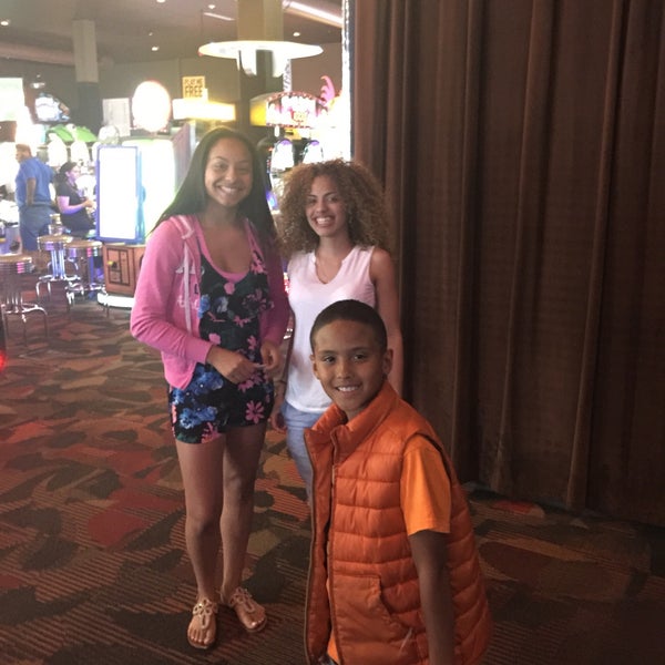 Photo taken at Dave &amp; Buster&#39;s by Victoria W. on 6/11/2015