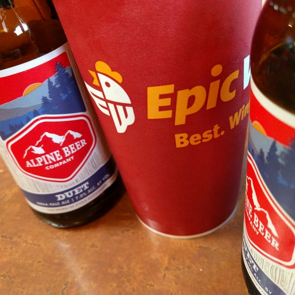 Wings N Things Mira Mesa'da Kanatçı