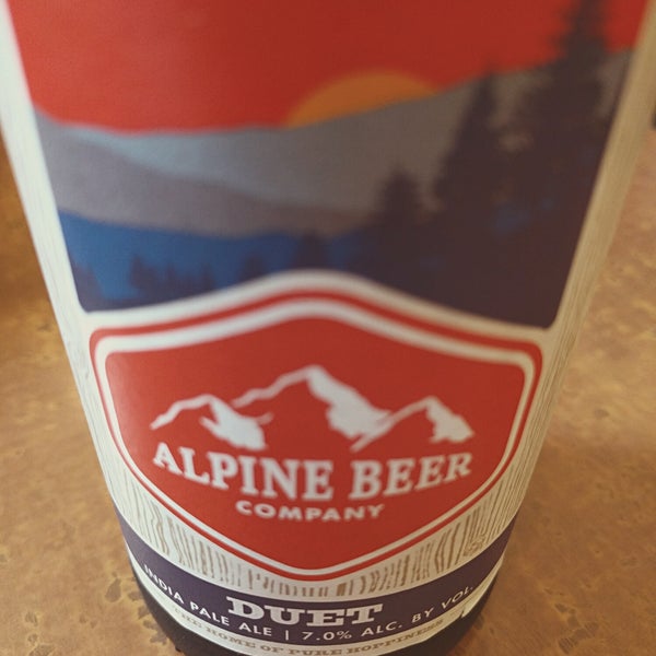 Wings N Things Mira Mesa'da Kanatçı