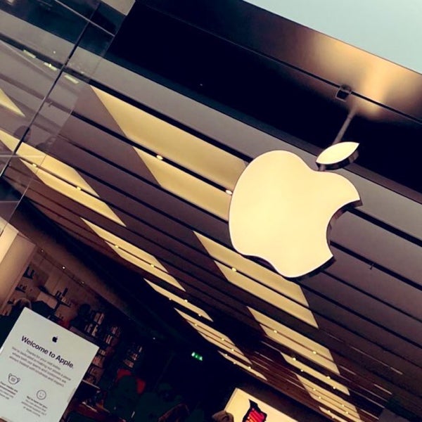 Apple Trinity Leeds Electronics Store in Leeds