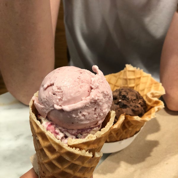 Das Foto wurde bei Jeni&#39;s Splendid Ice Creams von Joshua C. am 9/1/2019 aufgenommen