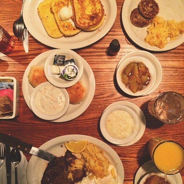 Cracker Barrel Old Country Store Greenville'de Amerikan Restoranı