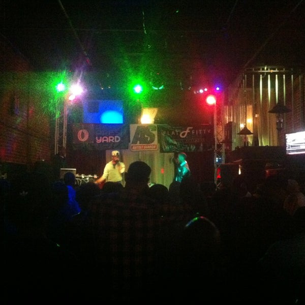 6/3/2013에 DJ M.님이 STAGE Bar &amp; Grill에서 찍은 사진