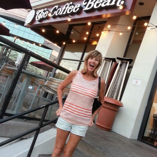 Photo taken at The Coffee Bean &amp; Tea Leaf by Mike D. on 10/14/2012
