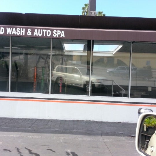 Foto scattata a Bonus Car Wash da Mike D. il 10/11/2012