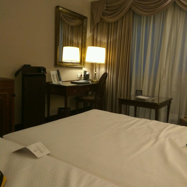Das Foto wurde bei Hotel Miguel Ángel von DV am 9/14/2016 aufgenommen