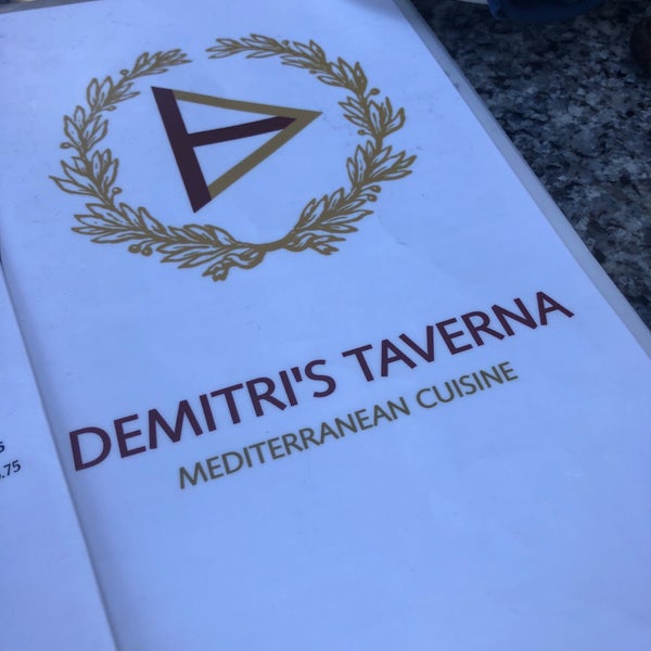 Foto tomada en Demitri&#39;s Taverna  por Penny H. el 8/31/2018