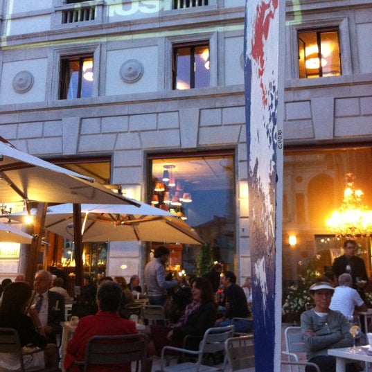 Foto diambil di Ristorante Caffé Garibaldi oleh Buh! pada 10/6/2012
