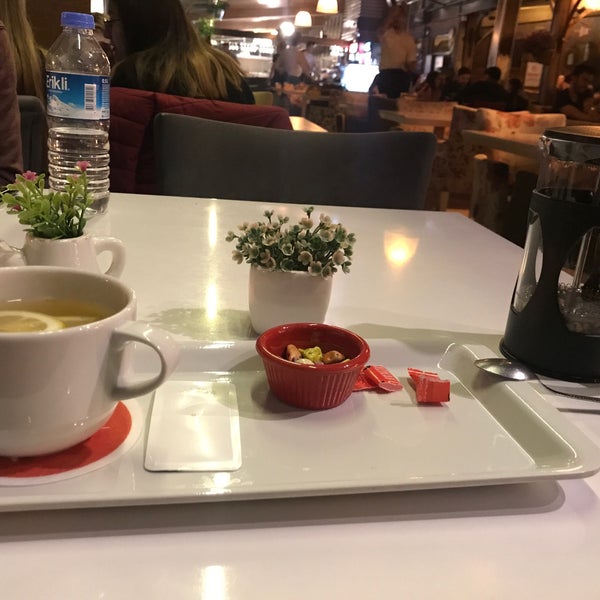 Photo taken at Akkonak Restaurant &amp; Cafe by Cebrail A. on 5/8/2019